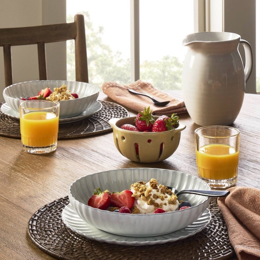 Set of 4 - Hearth & Hand Magnolia Scalloped Edge Pasta/Grain bowls in sour cream